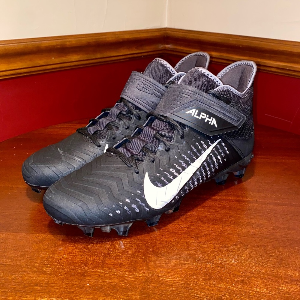 Nike Alpha Menace Pro 2 Mid Football Cleats Black/ White AQ3209-002 Men’s 9.5 ✅